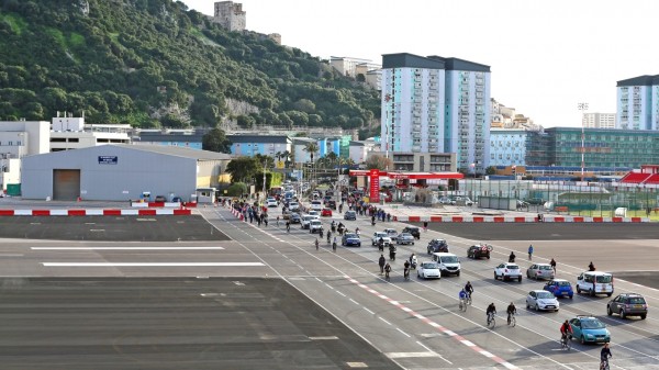 Показываем 10 самых необычных дорог мира Показываем 10 самых необычных дорог мира