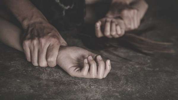 Пять лет держал секс-рабыню в свинарнике: Польшу потрясла история сельского насильника Пять лет держал секс-рабыню в свинарнике: Польшу потрясла история сельского насильника