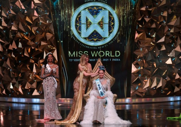 Новой «Мисс Мира» стала модель из Таиланда Новой «Мисс Мира» стала модель из Таиланда