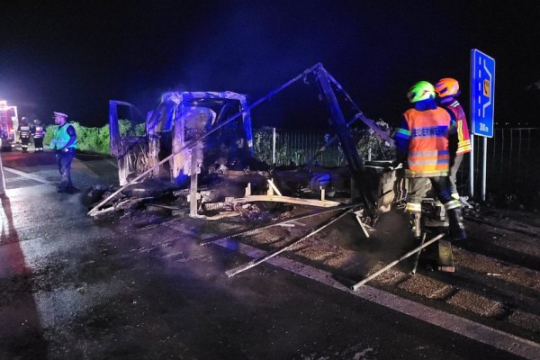 В Австрии сгорел фургон, на котором ехал белорус В Австрии сгорел фургон, на котором ехал белорус